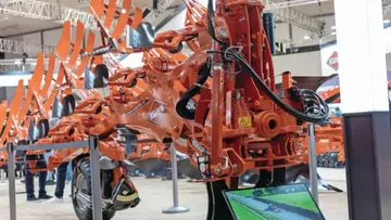 Kuhn презентовал модель плуга Master M с новой рамой